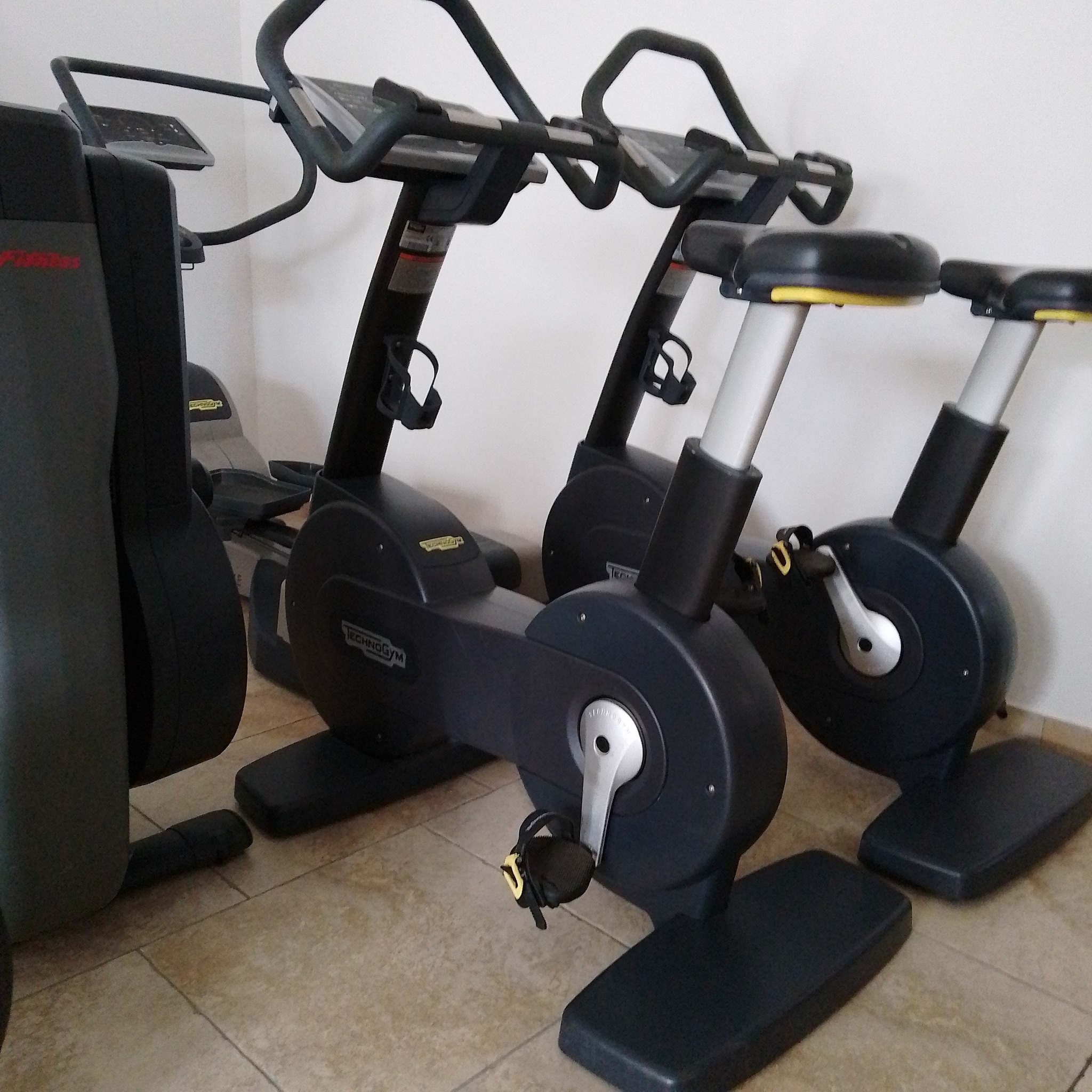 technogym ülő szobabicikli
